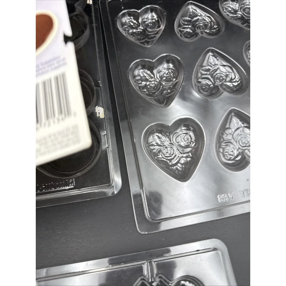 LOT 4 Wilton Plastic Candy Mold Cookie Chocolate Molds Valentine's Hearts